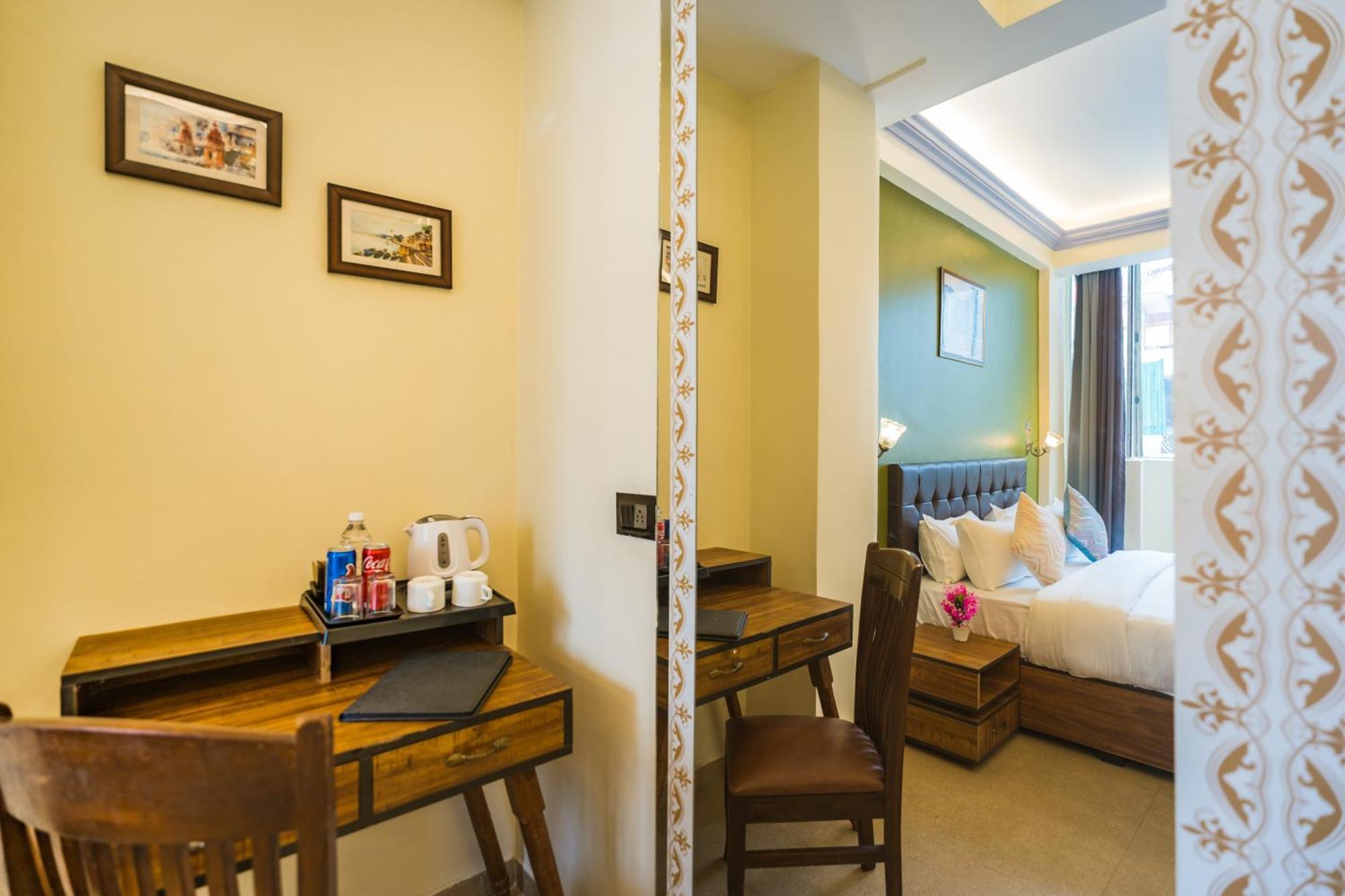 Tripli Hotels Silver Shine Varanasi Exterior photo