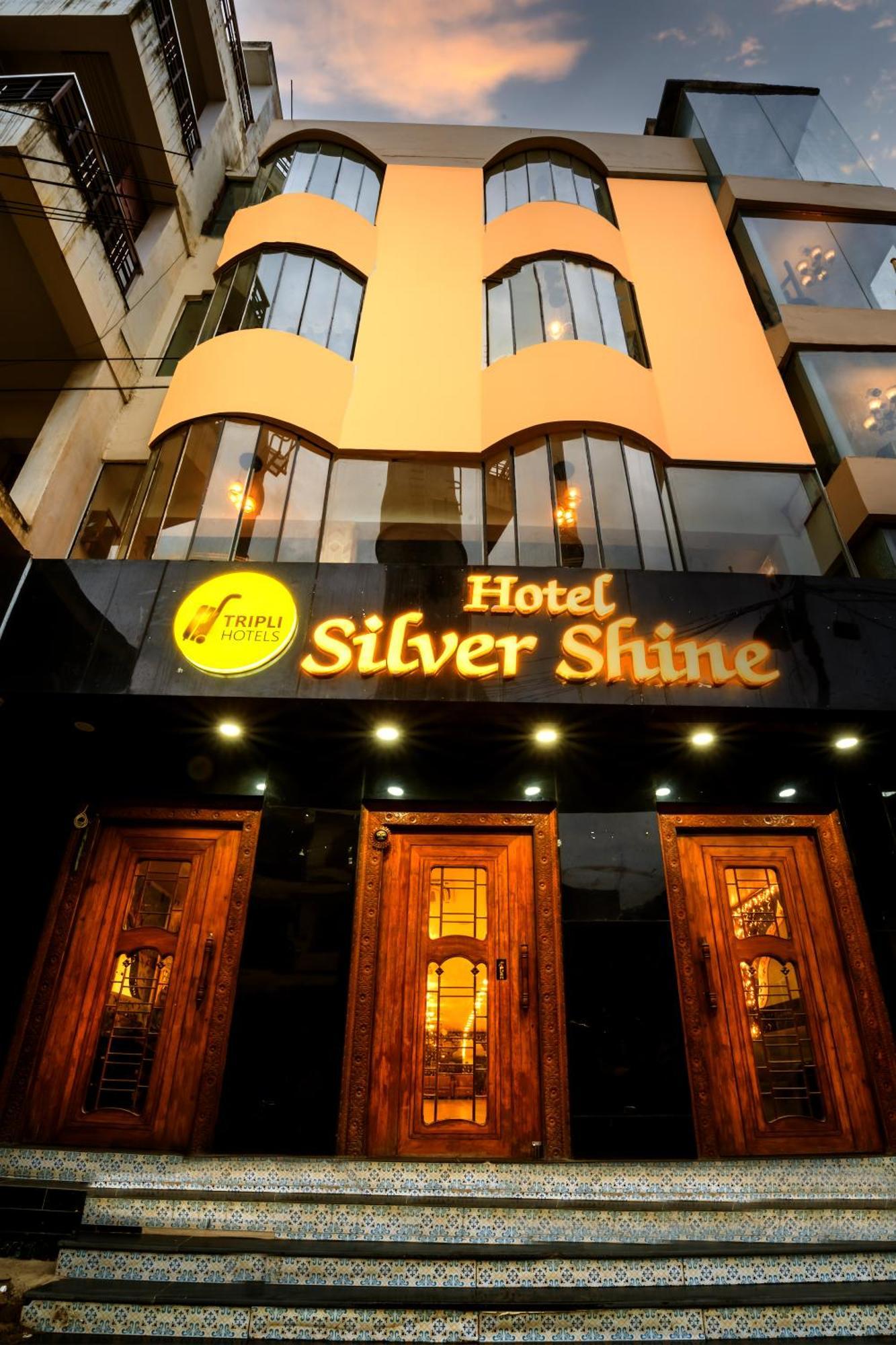 Tripli Hotels Silver Shine Varanasi Exterior photo
