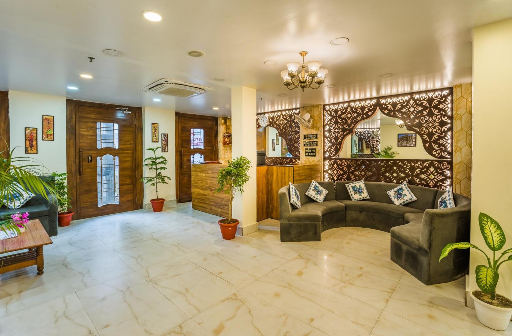 Tripli Hotels Silver Shine Varanasi Exterior photo